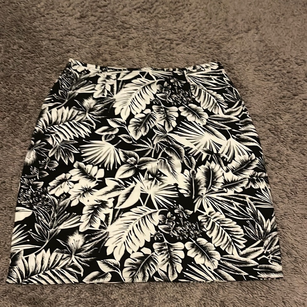 Petite Sophisticate Stretch Pencil Skirt (4)